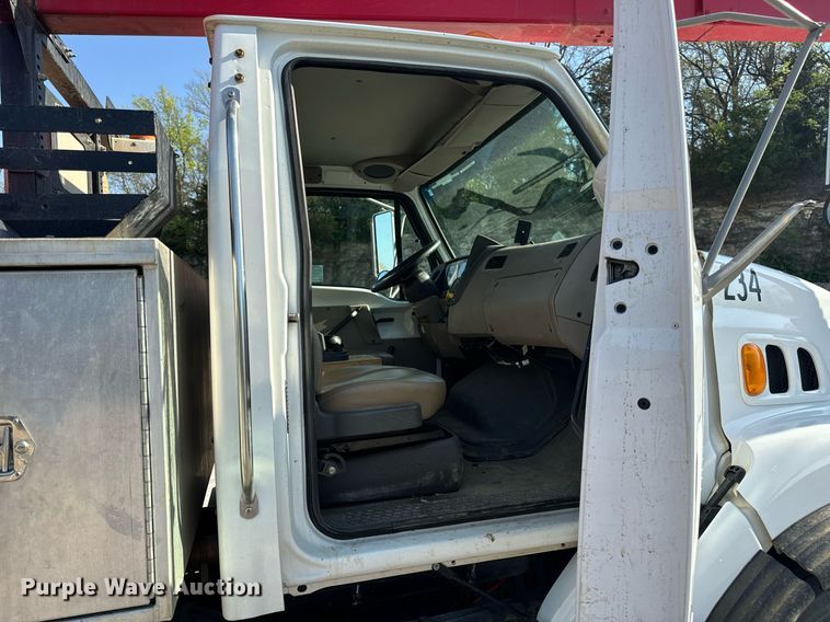 image for item DV1933 2004 Sterling L7500 sewer jetter truck