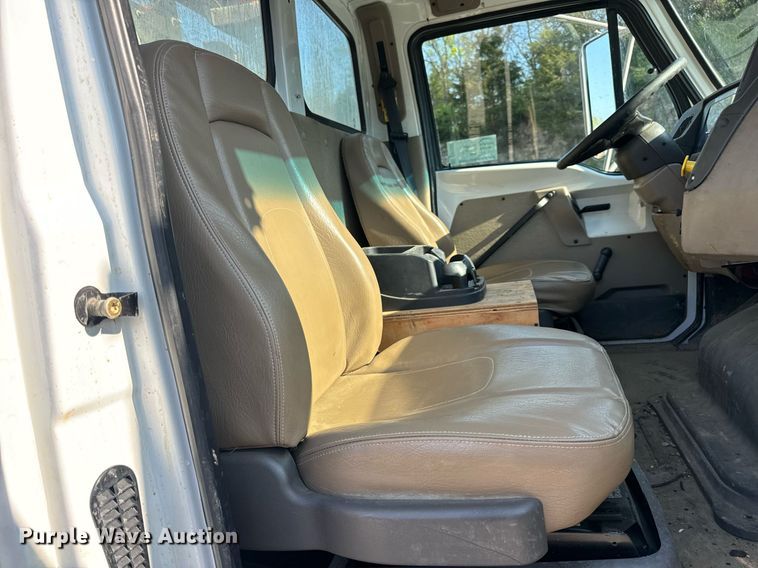 image for item DV1933 2004 Sterling L7500 sewer jetter truck