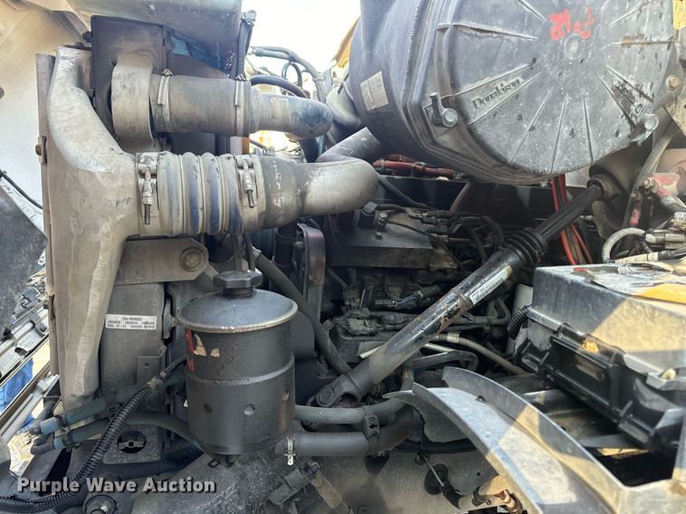 image for item DV1933 2004 Sterling L7500 sewer jetter truck