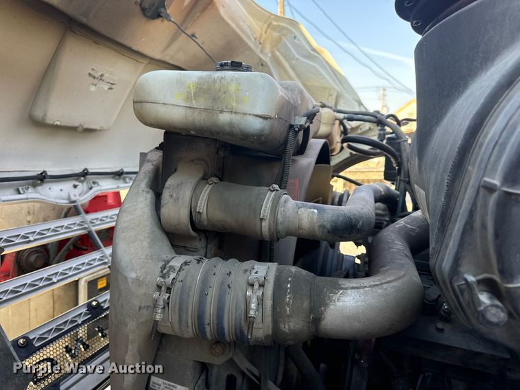 image for item DV1933 2004 Sterling L7500 sewer jetter truck