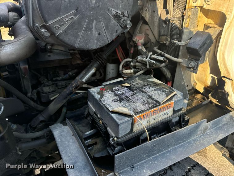 image for item DV1933 2004 Sterling L7500 sewer jetter truck