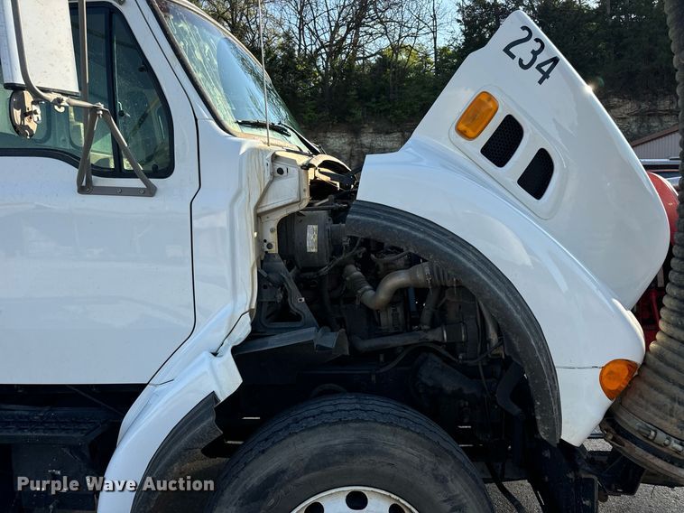 image for item DV1933 2004 Sterling L7500 sewer jetter truck