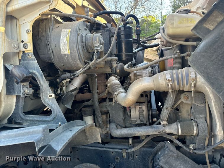 image for item DV1933 2004 Sterling L7500 sewer jetter truck