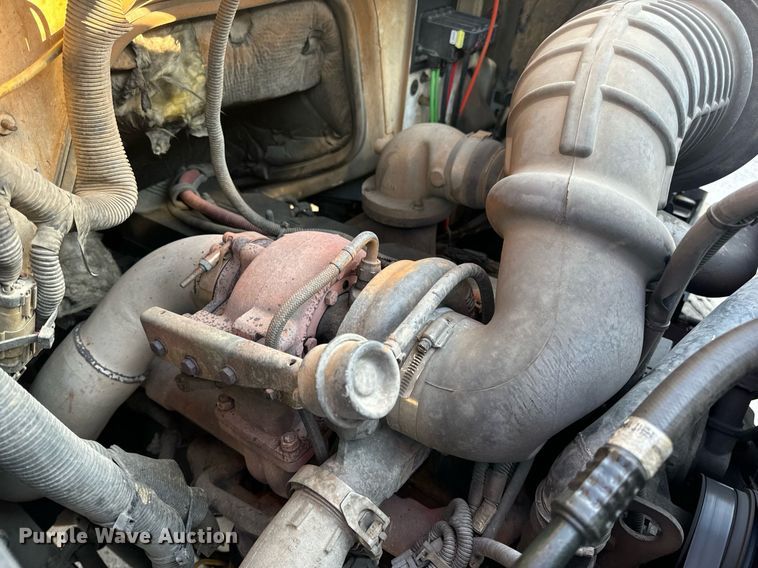 image for item DV1933 2004 Sterling L7500 sewer jetter truck