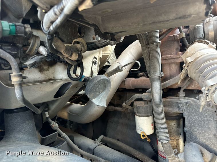 image for item DV1933 2004 Sterling L7500 sewer jetter truck