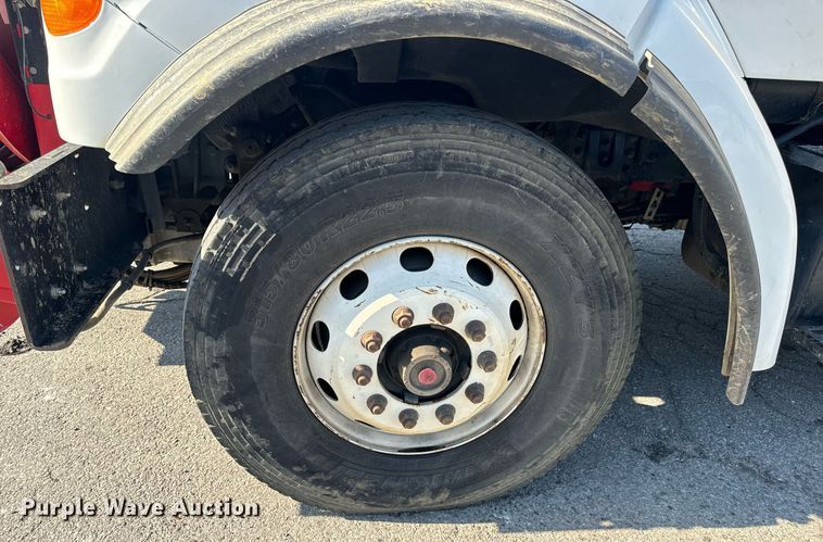 image for item DV1933 2004 Sterling L7500 sewer jetter truck