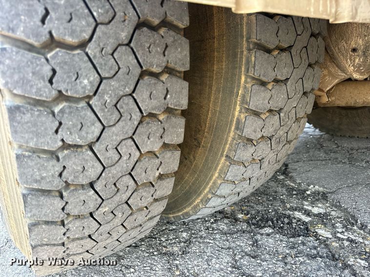 image for item DV1933 2004 Sterling L7500 sewer jetter truck