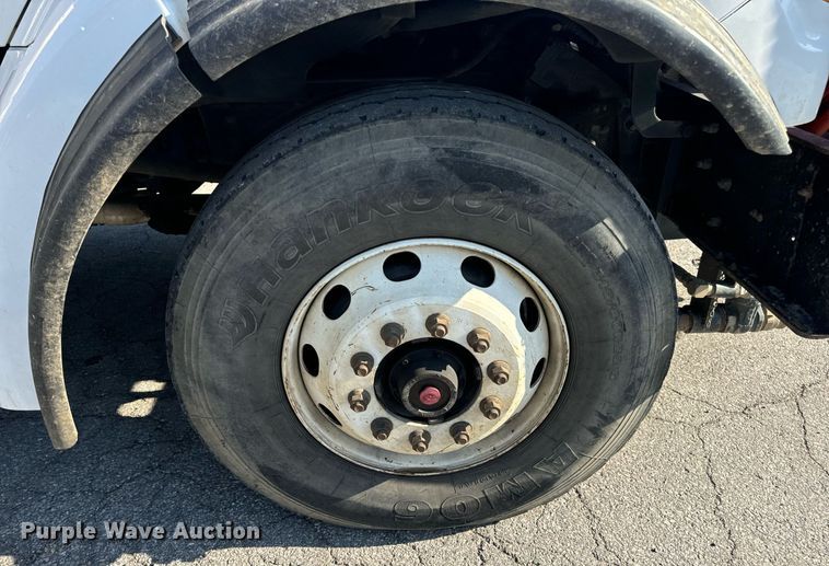 image for item DV1933 2004 Sterling L7500 sewer jetter truck