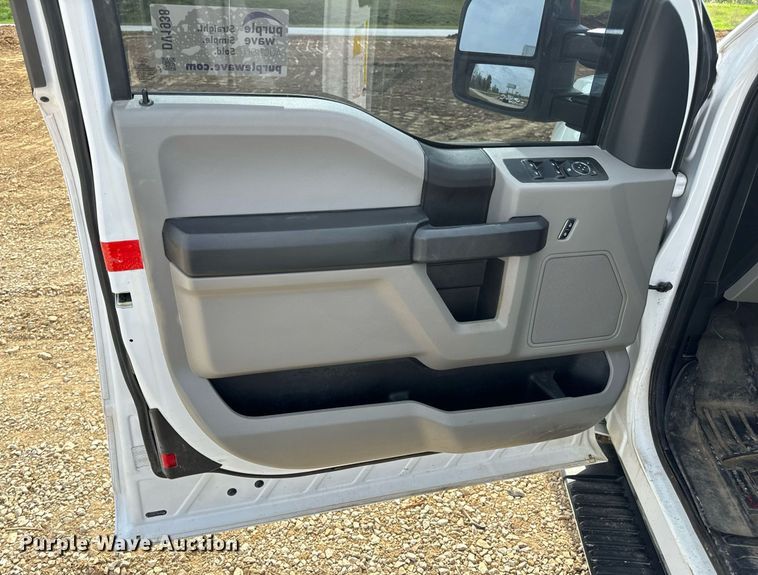 image for item DV1938 2018 Ford F150 XL SuperCab pickup truck