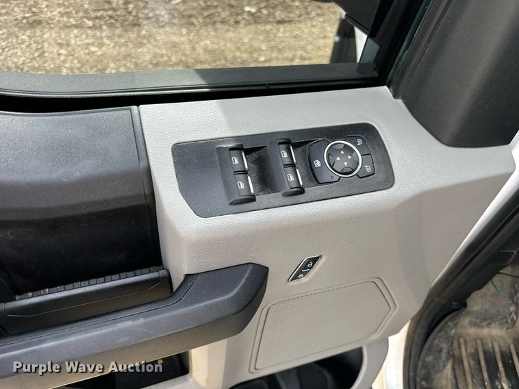 image for item DV1938 2018 Ford F150 XL SuperCab pickup truck