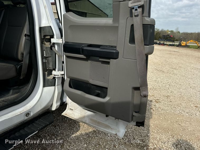 image for item DV1938 2018 Ford F150 XL SuperCab pickup truck