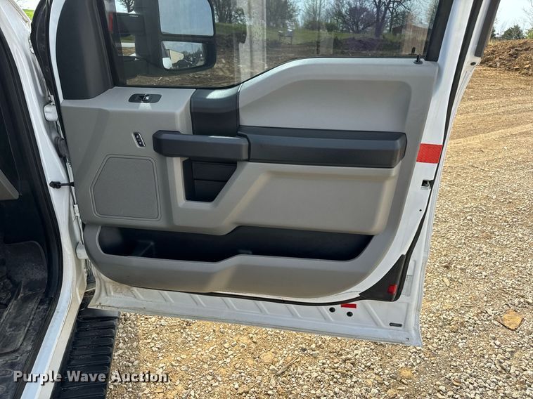 image for item DV1938 2018 Ford F150 XL SuperCab pickup truck