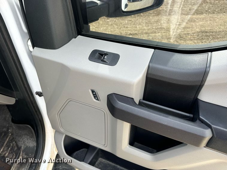 image for item DV1938 2018 Ford F150 XL SuperCab pickup truck