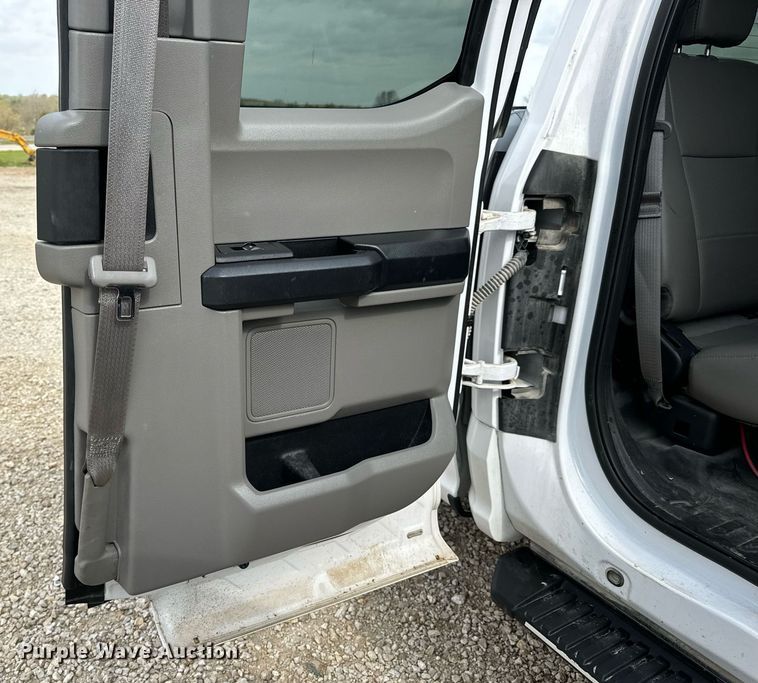 image for item DV1938 2018 Ford F150 XL SuperCab pickup truck