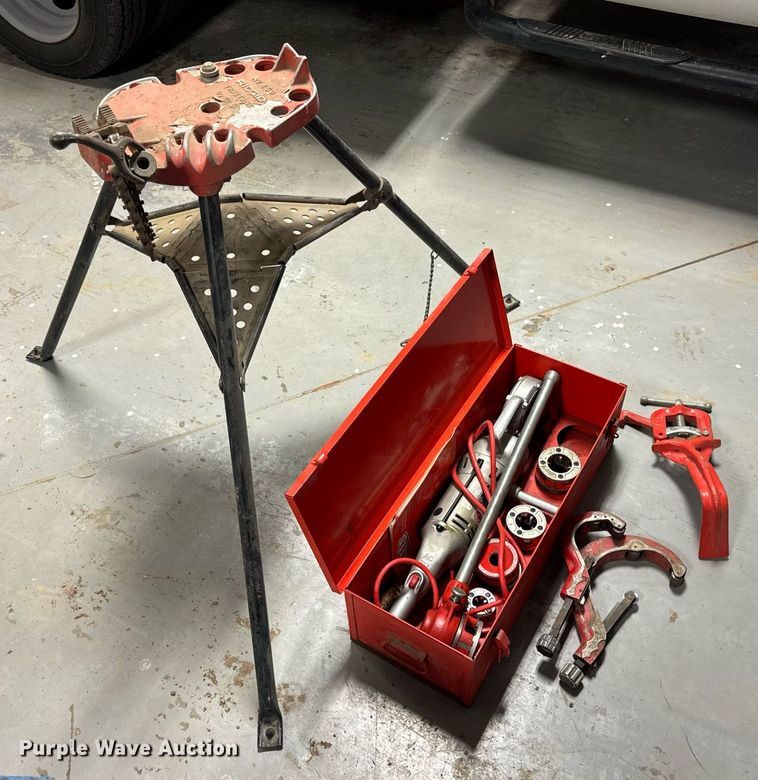 image for item DV1946 Ridgid pipe threader