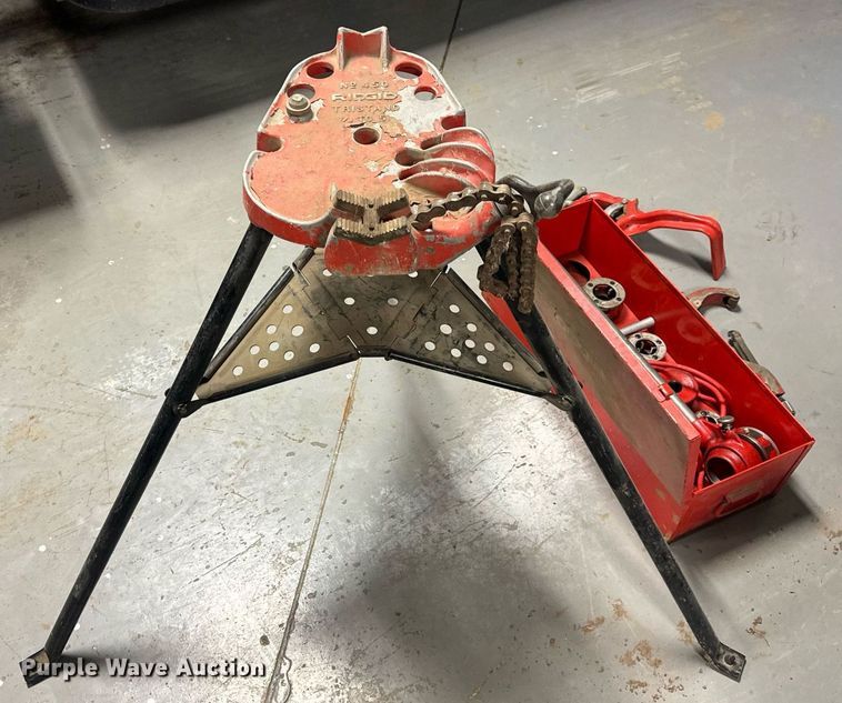 image for item DV1946 Ridgid pipe threader