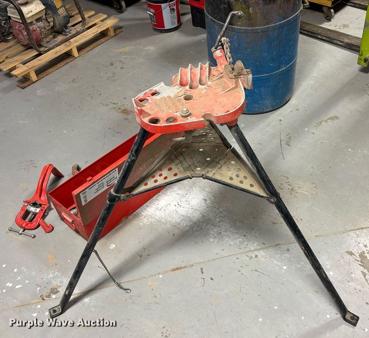 image for item DV1946 Ridgid pipe threader