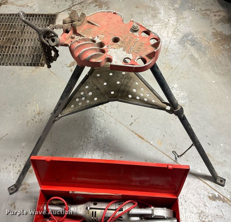 image for item DV1946 Ridgid pipe threader