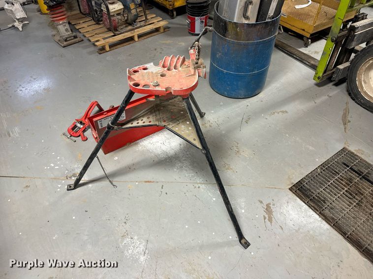 image for item DV1946 Ridgid pipe threader