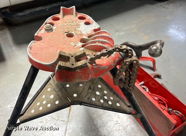 image for item DV1946 Ridgid pipe threader