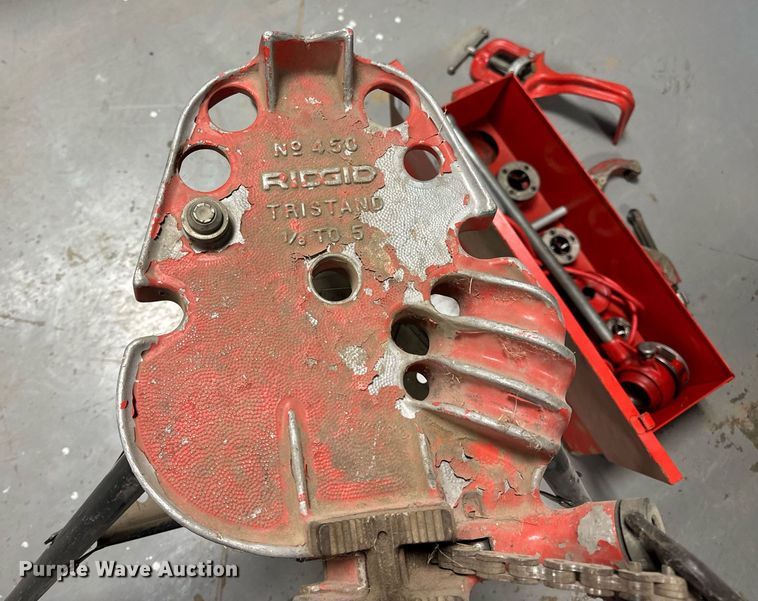 image for item DV1946 Ridgid pipe threader