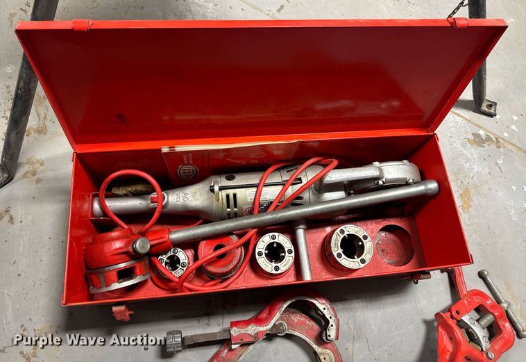 image for item DV1946 Ridgid pipe threader