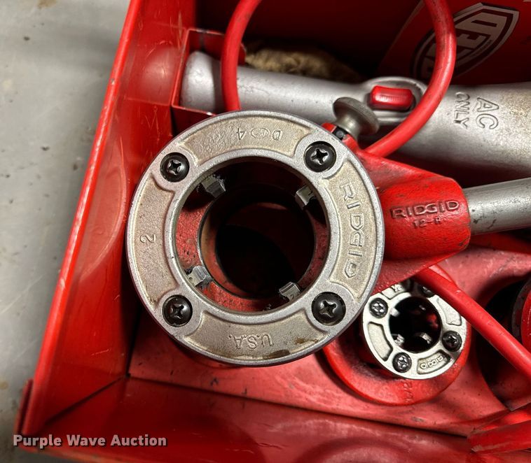 image for item DV1946 Ridgid pipe threader