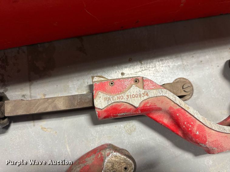 image for item DV1946 Ridgid pipe threader