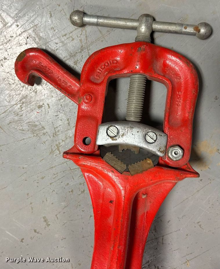 image for item DV1946 Ridgid pipe threader