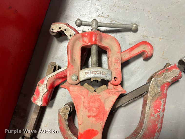 image for item DV1946 Ridgid pipe threader