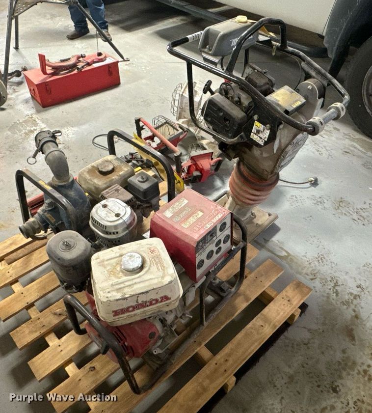 image for item DV1947 Tools