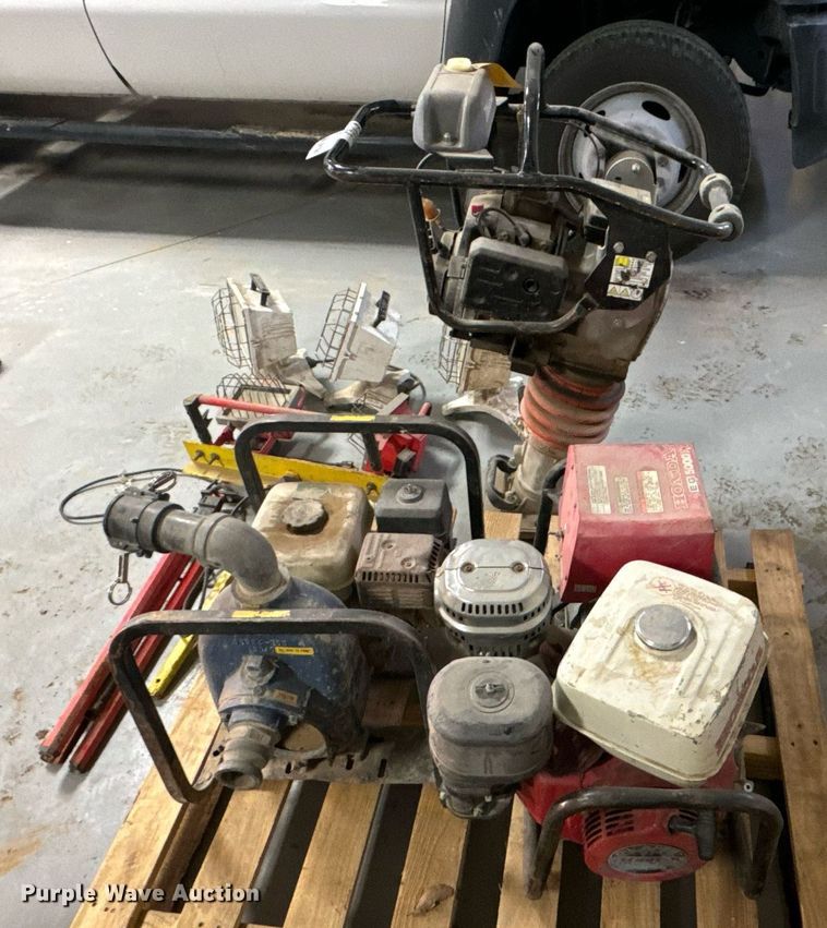 image for item DV1947 Tools