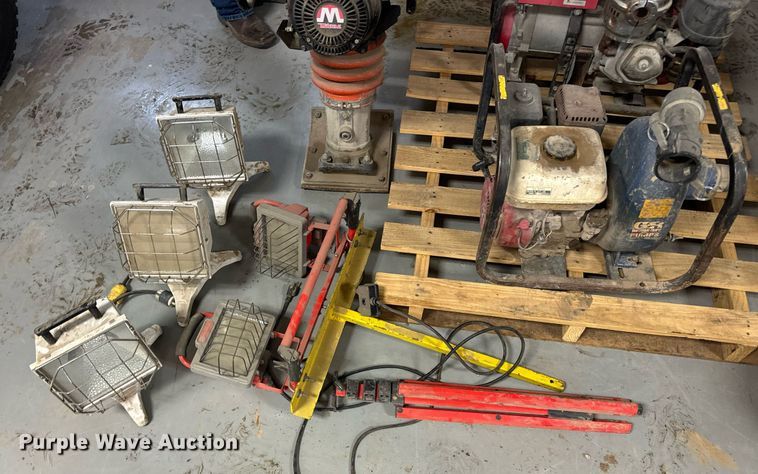 image for item DV1947 Tools