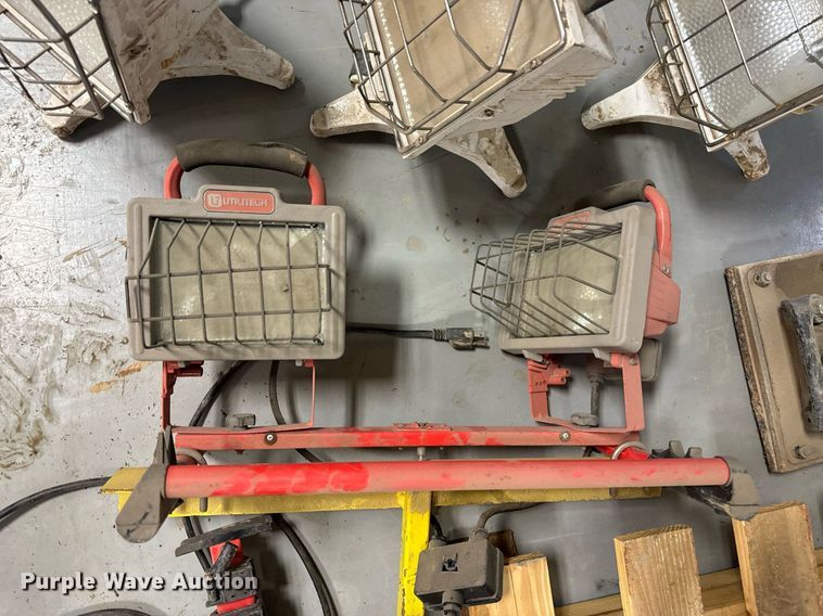 image for item DV1947 Tools