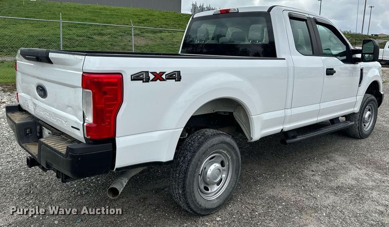 image for item DV1948 2017 Ford F250 Super Duty XL SuperCab pickup truck