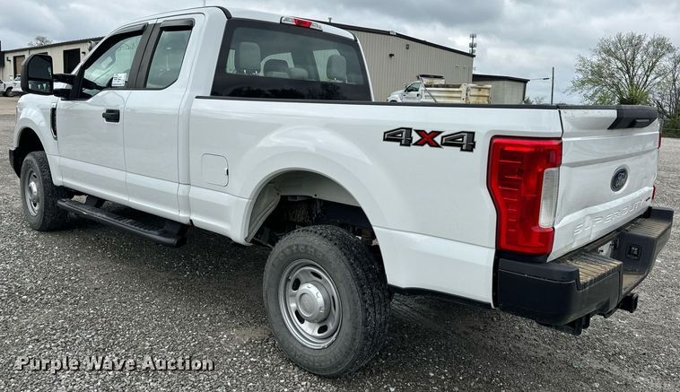 image for item DV1948 2017 Ford F250 Super Duty XL SuperCab pickup truck