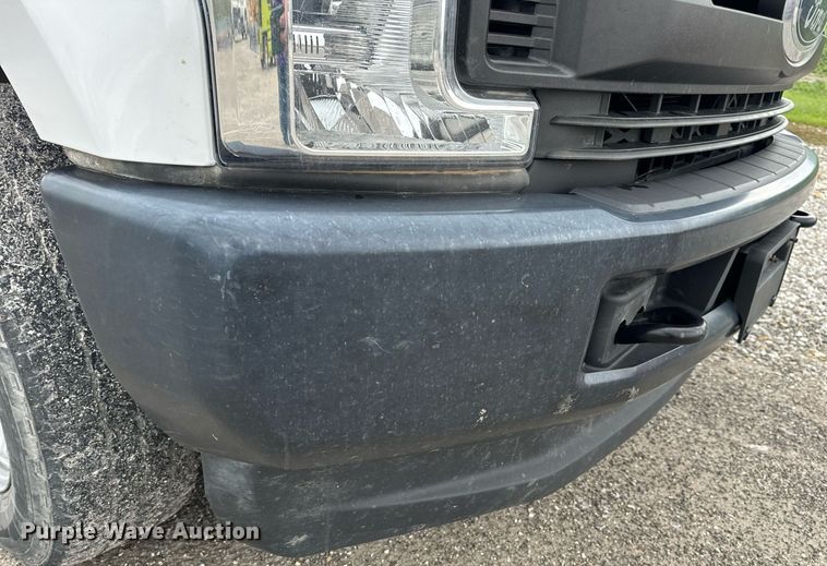 image for item DV1948 2017 Ford F250 Super Duty XL SuperCab pickup truck