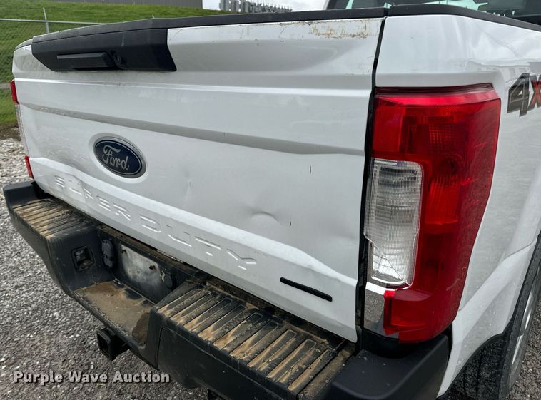 image for item DV1948 2017 Ford F250 Super Duty XL SuperCab pickup truck