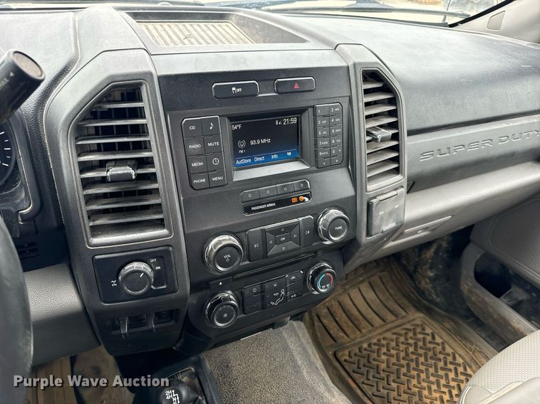 image for item DV1948 2017 Ford F250 Super Duty XL SuperCab pickup truck