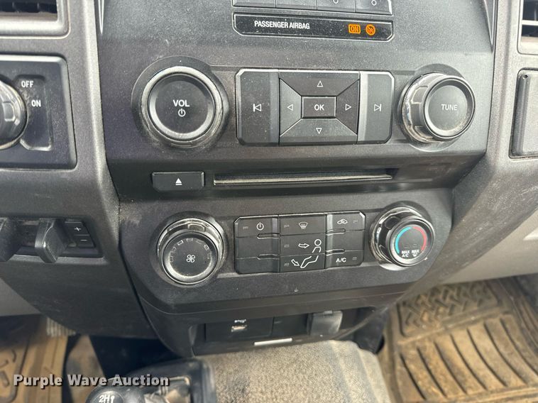 image for item DV1948 2017 Ford F250 Super Duty XL SuperCab pickup truck