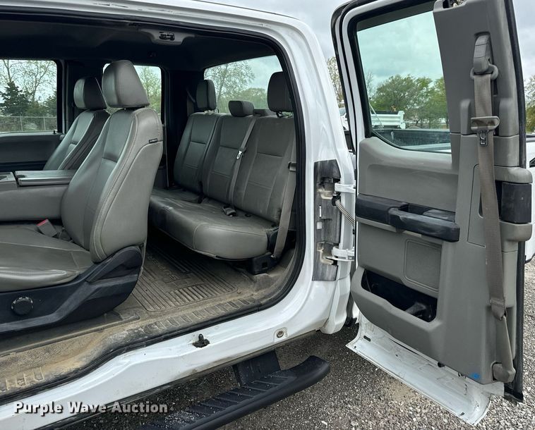 image for item DV1948 2017 Ford F250 Super Duty XL SuperCab pickup truck