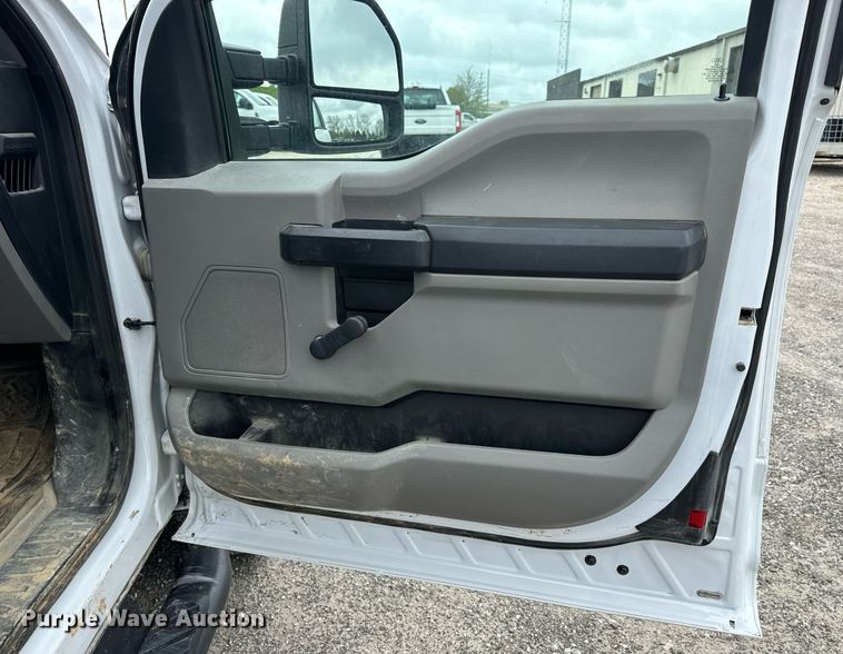 image for item DV1948 2017 Ford F250 Super Duty XL SuperCab pickup truck