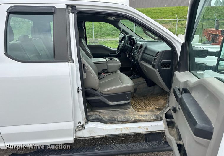 image for item DV1948 2017 Ford F250 Super Duty XL SuperCab pickup truck