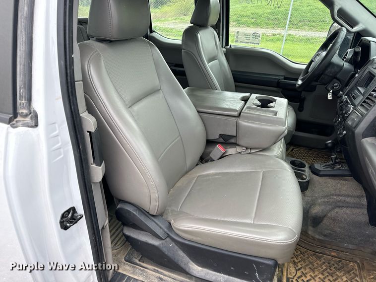 image for item DV1948 2017 Ford F250 Super Duty XL SuperCab pickup truck