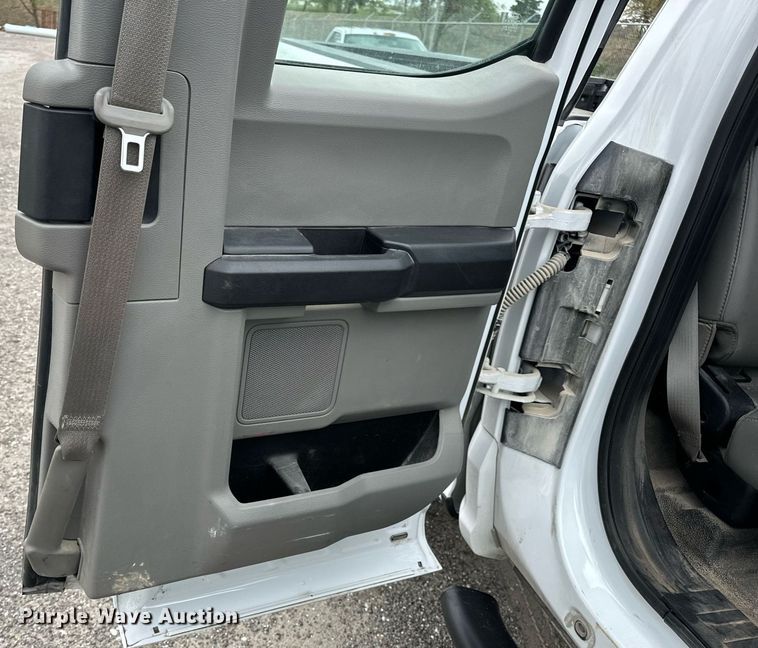 image for item DV1948 2017 Ford F250 Super Duty XL SuperCab pickup truck