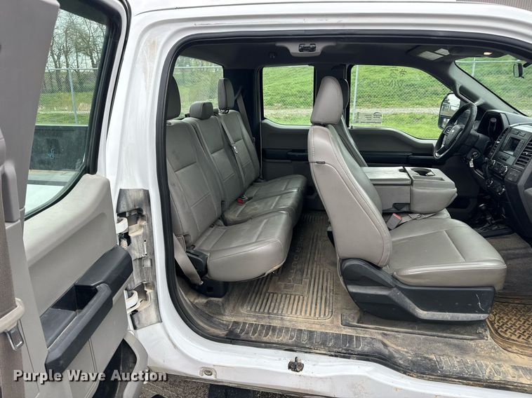 image for item DV1948 2017 Ford F250 Super Duty XL SuperCab pickup truck