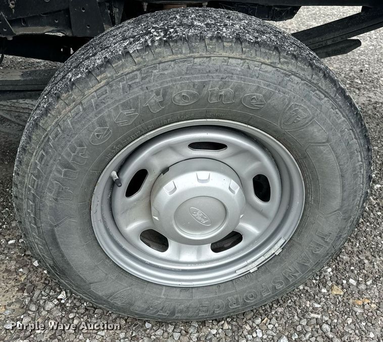 image for item DV1948 2017 Ford F250 Super Duty XL SuperCab pickup truck