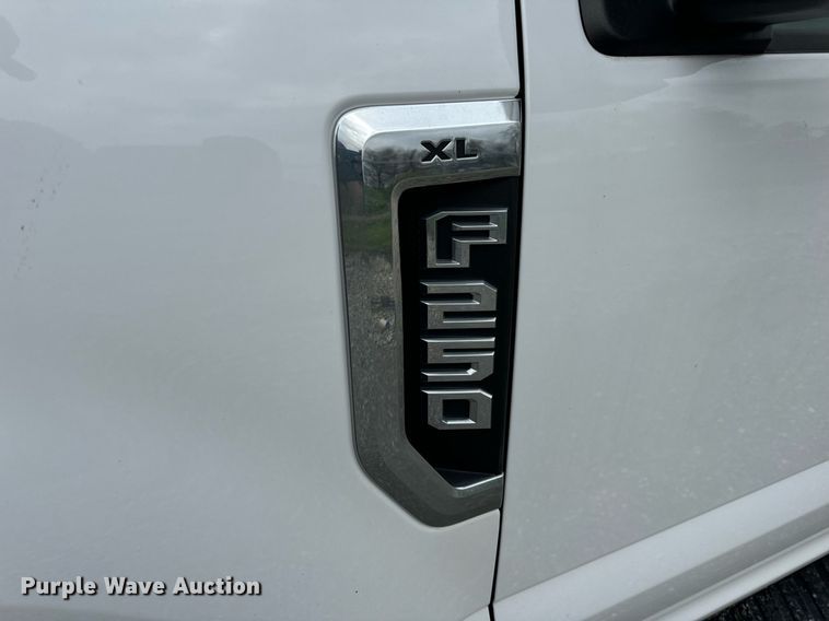 image for item DV1948 2017 Ford F250 Super Duty XL SuperCab pickup truck