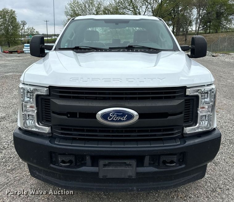 image for item DV1949 2017 Ford F250 Super Duty XL SuperCab pickup truck