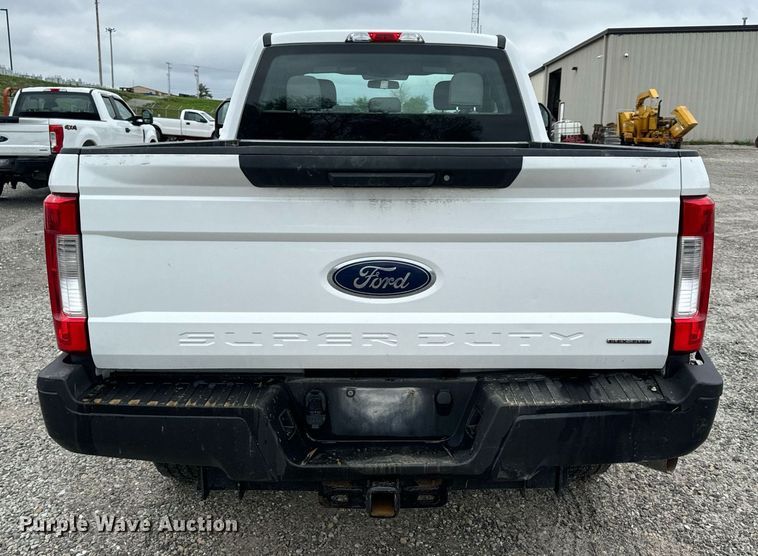 image for item DV1949 2017 Ford F250 Super Duty XL SuperCab pickup truck